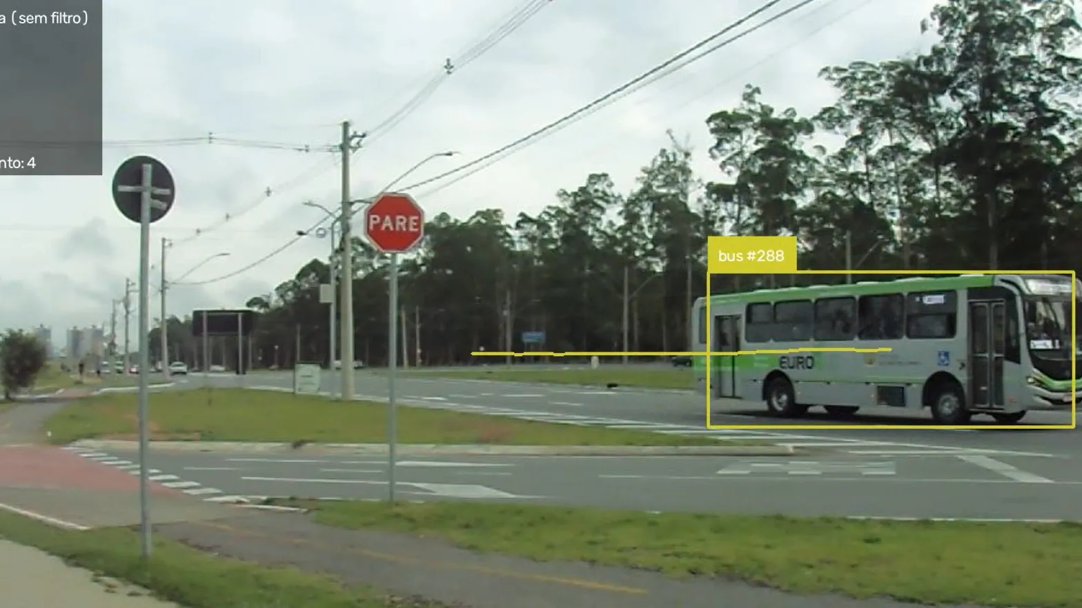Print real do sistema classificando um ônibus no vídeo de campo